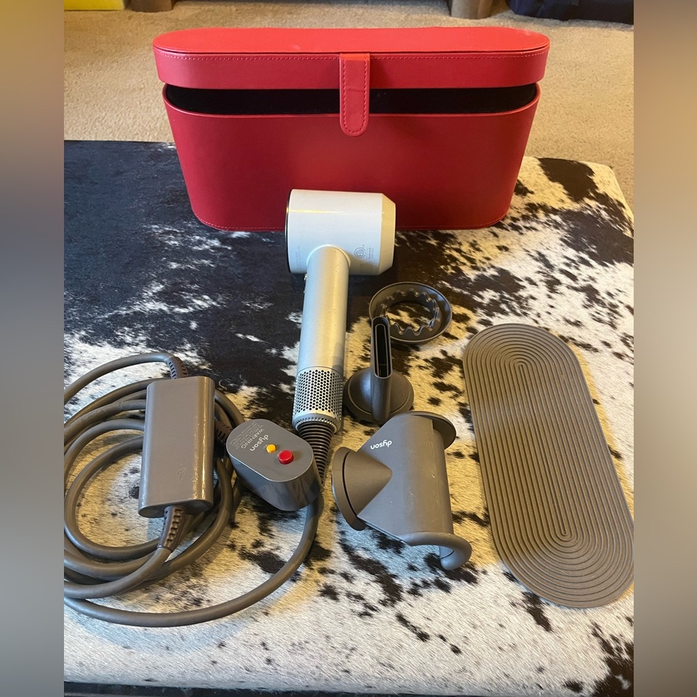 Original Dyson Supersonic Hair Dryer with 3 attachments